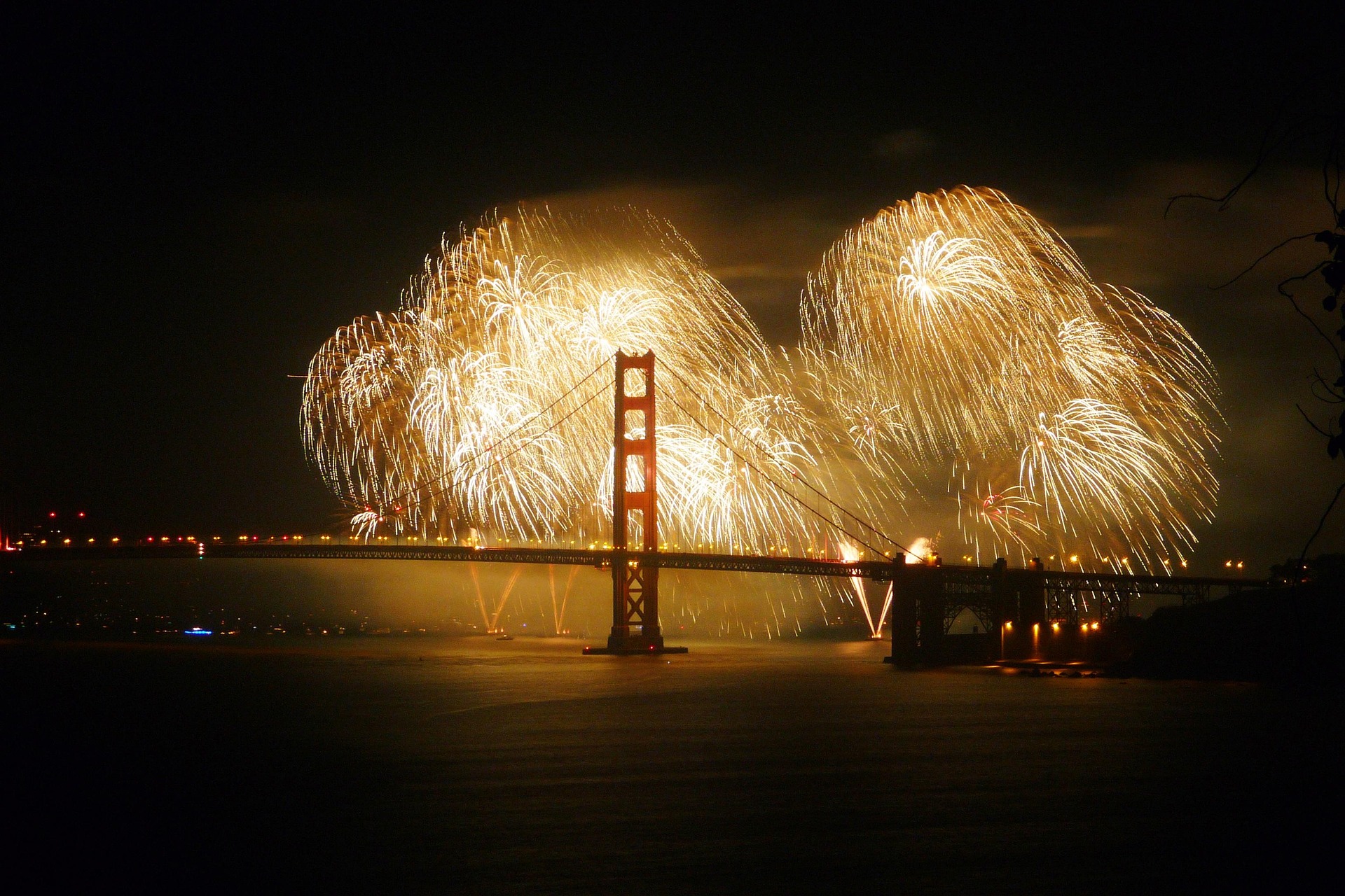 chris18769 fireworks 7307992 1920